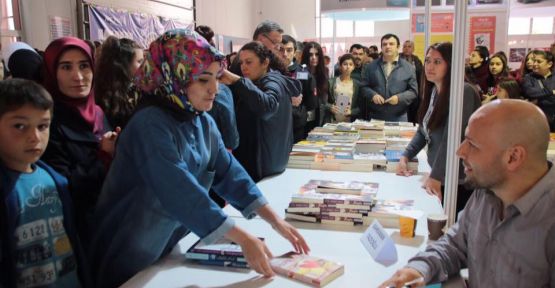  Kahraman Tazeoğlu'na YOĞUN İLGİ  